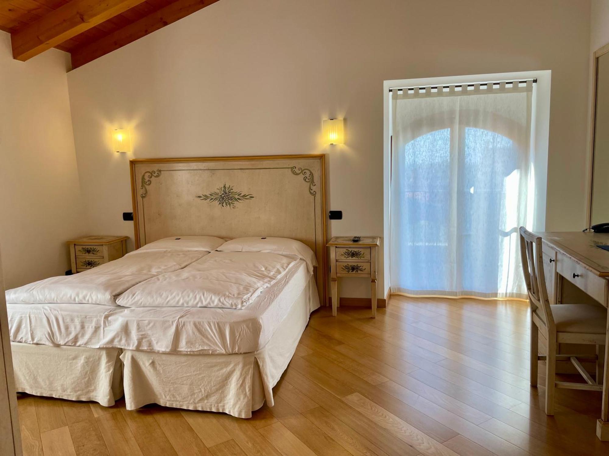 Relais Fontana Rosa B&B Wellness Caprino Veronese Exterior foto