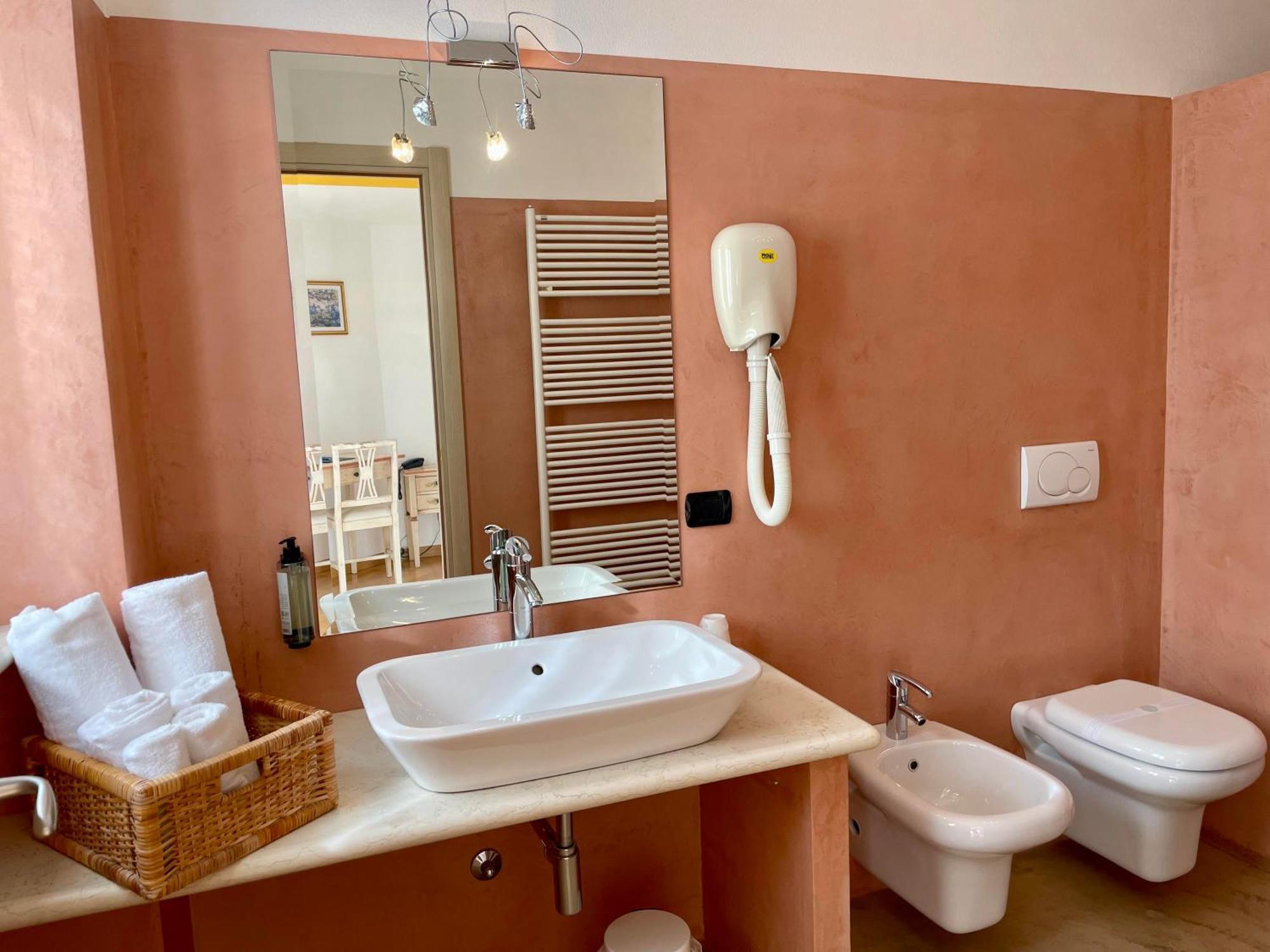 Relais Fontana Rosa B&B Wellness Caprino Veronese Exterior foto